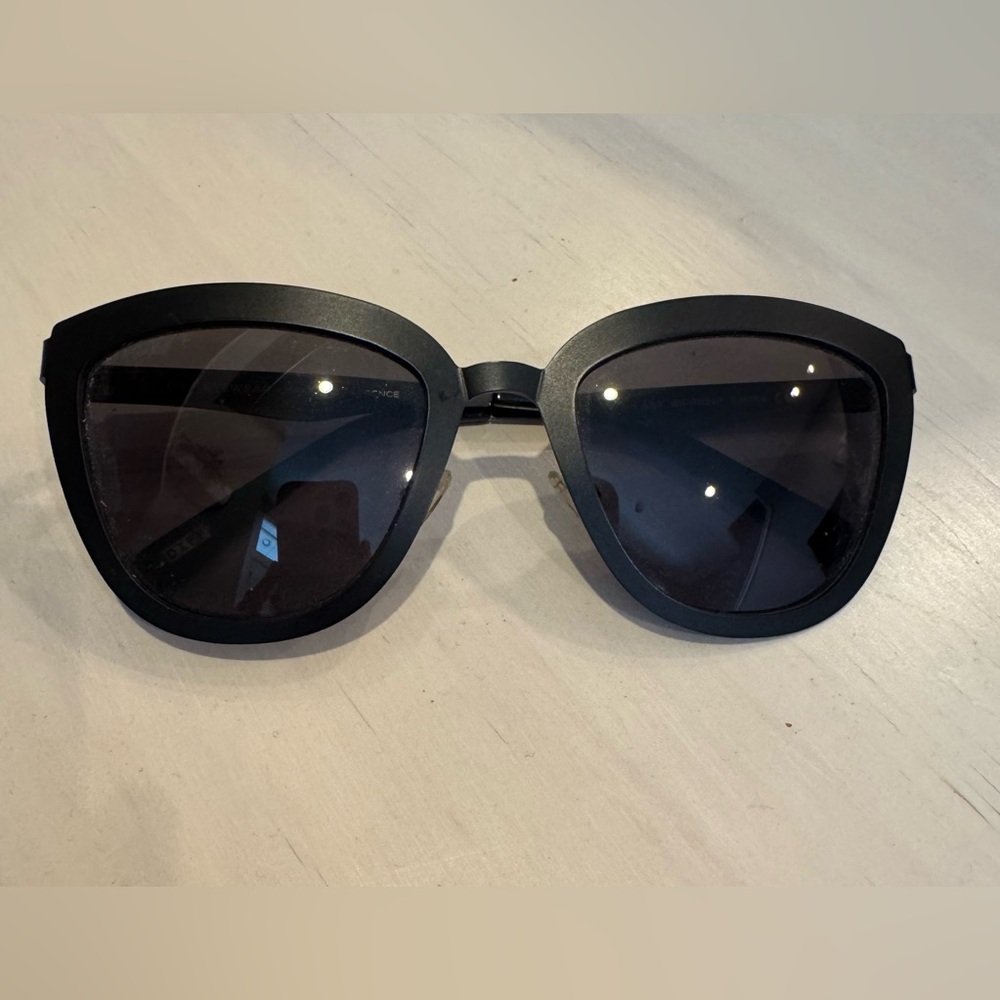 DIFF black cat-eye sunnies!